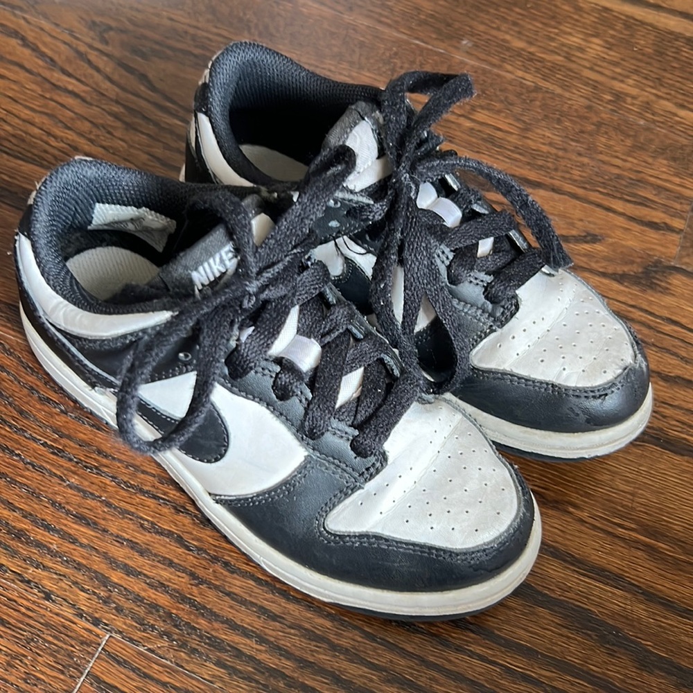 Nike dunk low. Panda